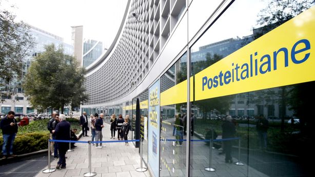 Poste Italiane: dietrofront sull’opv, nessun collocamento a ottobre