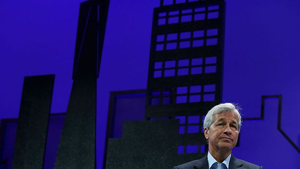 Buffett e Dimon: finiamola con stime trimestrali, “attenti al Bitcoin”