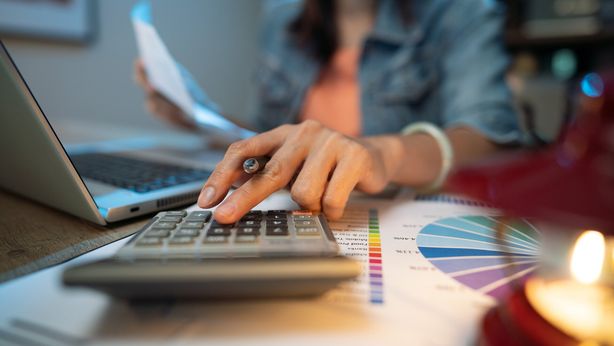 Tassi: mutui, nel 2022 conviene fisso o variabile?