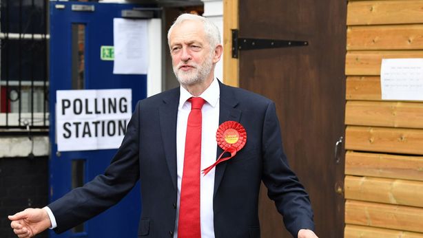 Corbyn dice si a “secondo referendum” Brexit. Ma è un bluff