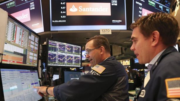 Borsa Tokyo in lieve rialzo, futures Usa giù. Focus su stagione utili, Tesla pesa sul Nasdaq