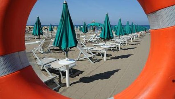 Manovra: da spiagge (con polemica sanatoria) a bonus bebè