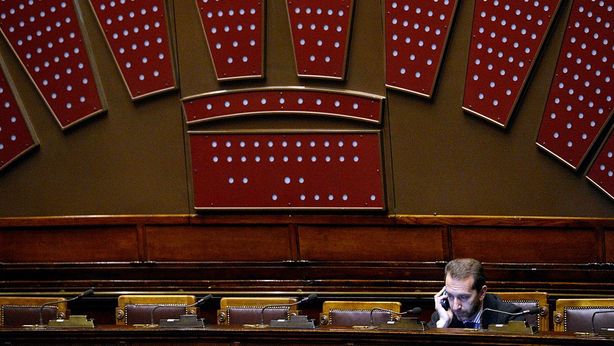 Parentopoli parlamentare: assunto figlio deputato