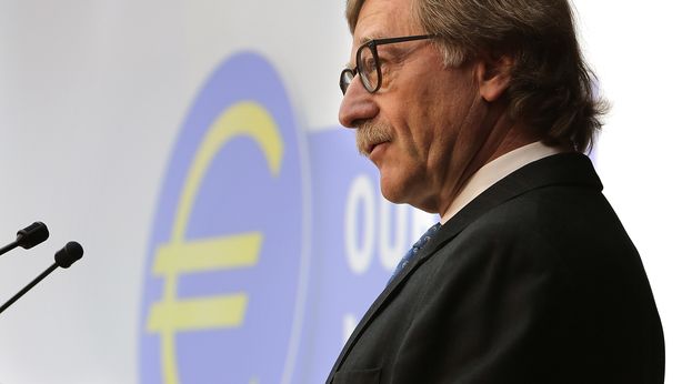 Bce, Mersch: “tornerà l’inflazione negativa in Eurozona”