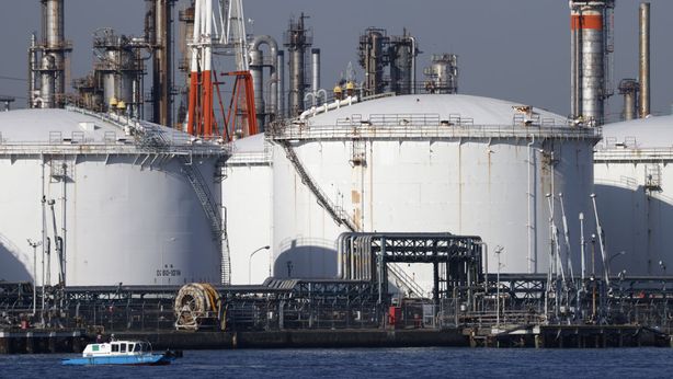 Giappone: Pmi manifatturiero torna in fase di espansione a maggio. Migliora Pmi servizi