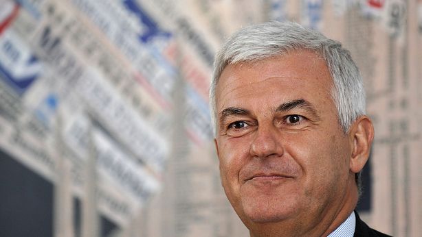 Toto nomine: Profumo a Leonardo al posto di Moretti