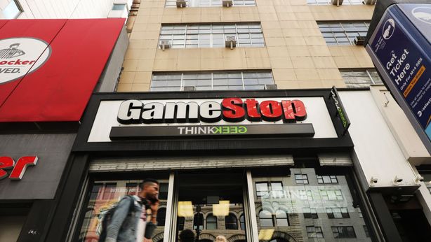 Trader anti-sistema si uniscono contro gli hedge fund e mandano Game Stop in orbita