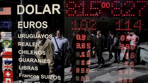 Borsa Milano chiude in rosso, flop del manifatturiero