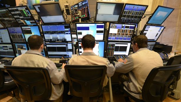 Borsa Milano chiude in rosso, Ftse Mib -1,04%