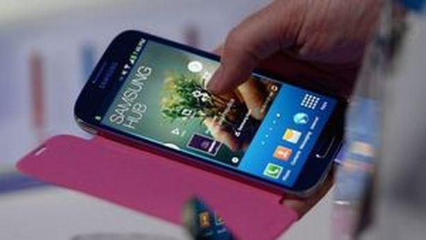 Smartphone: quota Apple in calo, Samsung allunga