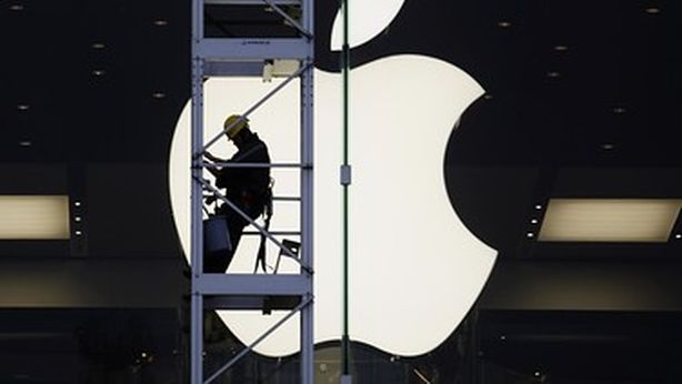 Apple: primo calo dopo 10 anni, AD Tim Cook in bilico