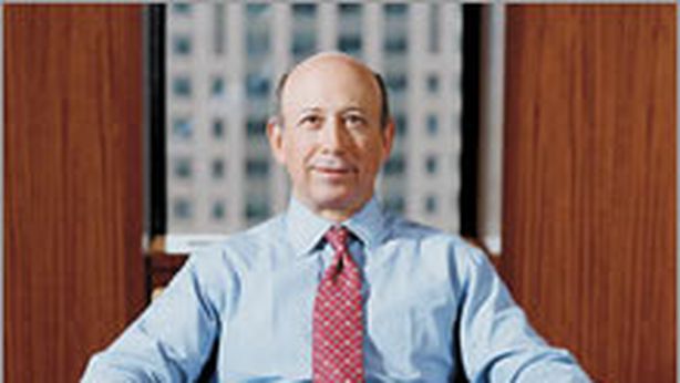 New York si sgonfia, vendite su Bank of America e Goldman Sachs. Oro a 1900 l’oncia
