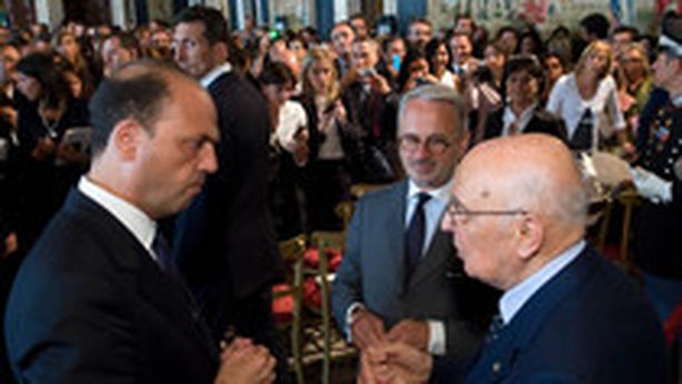 Napolitano cede al PdL: “Garantire partecipazione politica a Berlusconi”