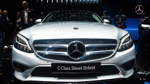 Daimler, utili compromessi dai dazi. Ma Mercedes resta primo brand tra le auto di lusso