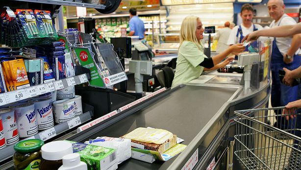 Reddito di cittadinanza, poca spinta ai consumi. Famiglie preferiscono risparmiare