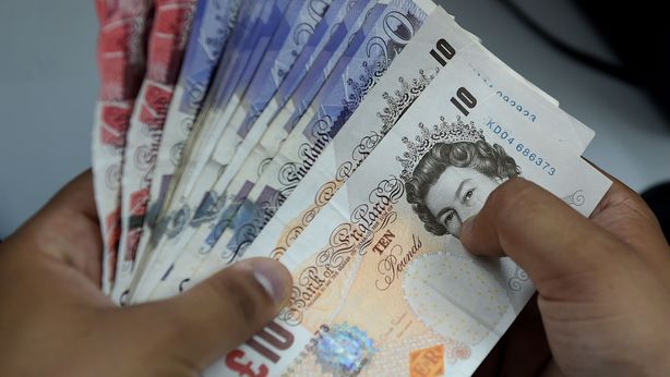 Brexit affossa sterlina? Come fare soldi con immobiliare e titoli