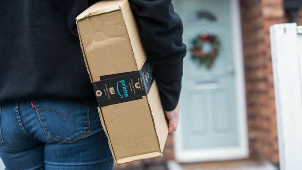 Black Friday 2021: italiani spenderanno online circa 2 miliardi (+21%)