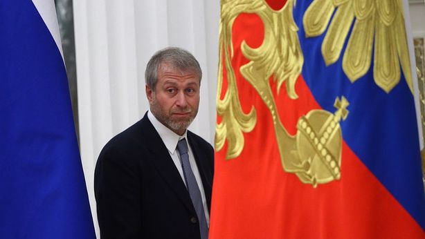 Abramovich terrorizzato dalle sanzioni: in vendita case a Londra, rumors su cessione Chelsea