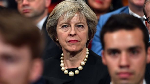 Theresa May: “Entro fine marzo 2017 inizia la Brexit”