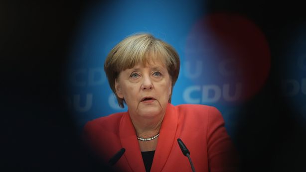 Wsj a Merkel: alert Eurozona, “salvi Deutsche bank e banche italiane”