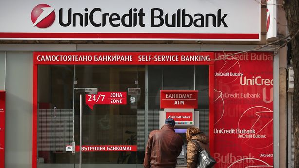 Bloomberg: Unicredit valuta taglio di 10 mila posti di lavoro