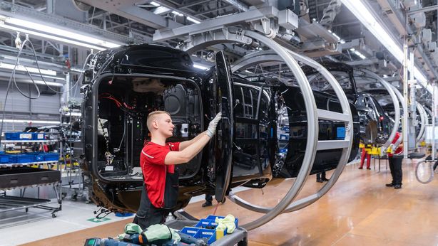 Azienda Italia: produzione industriale rialza la testa a maggio