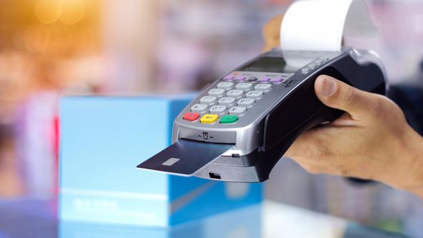 Obbligo di Pos, esonerati sigarette e valori bollati