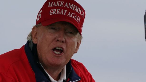 Trump minaccia Macron con dazi del 200% sullo champagne
