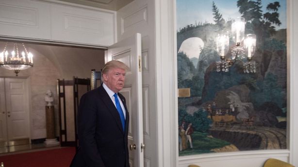 Abrogazione Obamacare slitta ancora, Trump furioso