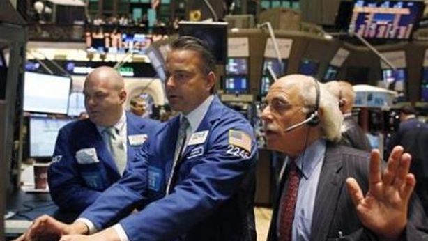 Ennesimo tonfo a Wall Street: Nasdaq -5,2%. Rendimenti bond ai minimi storici, da Grande Depressione