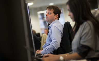 Borsa di Londra, trader scossi da profit warning di Prudent FInancial