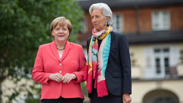 Euro sotto $1,12 dopo dichiarazioni Merkel