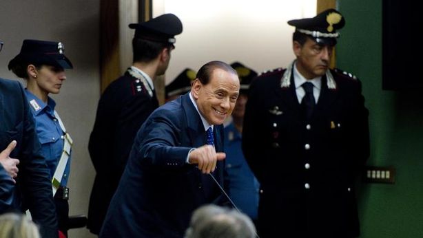 Berlusconi: “Giudici irresponsabili”. Ma il magistrato lo zittisce