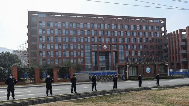 Covid, perché l’ipotesi della fuga dal laboratorio non è più complottismo