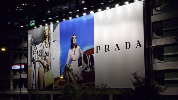 Prada, ricavi netti di 1.428 milioni di euro nel primo trimestre 2026