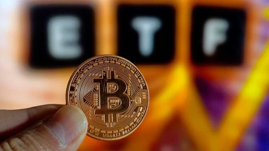 Bitcoin in caduta libera, bruciati $460 miliardi in una settima