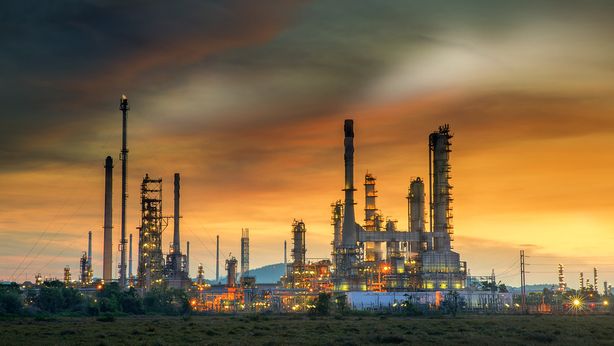 Il petrolio registra la maggior perdita settimanale degli ultimi 2 anni