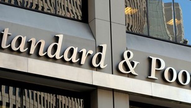 S&P conferma il rating sull’Italia ma rivede l’outlook. Pesa l’incertezza politica