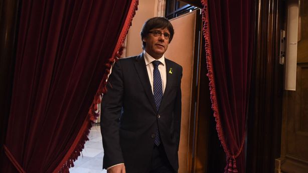 Catalogna, chiesto mandato d’arresto Ue per Puigdemont
