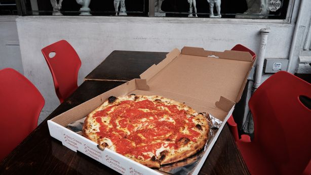 Pizza sempre più cara, c’è lo zampino dell’inflazione. I costi