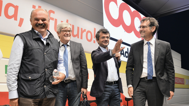 Coop Alleanza in rosso: a rischio soci e lavoratori