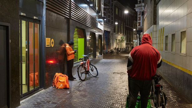 Commercio, servizi e intrattenimento: i settori più colpiti dalla crisi