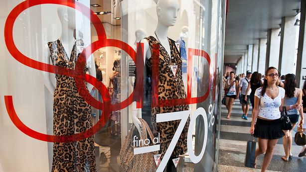Via alla stagione dei saldi: il calendario e le regole anti-bidone