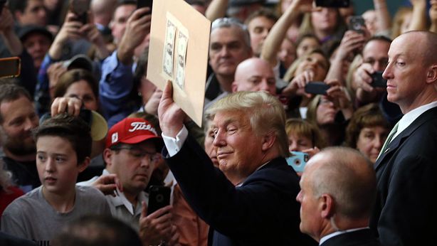 Ora è ufficiale, Trump farà guerra a Amazon
