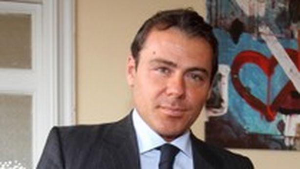 Proto in manette: “abile truffatore ai danni degli investitori”