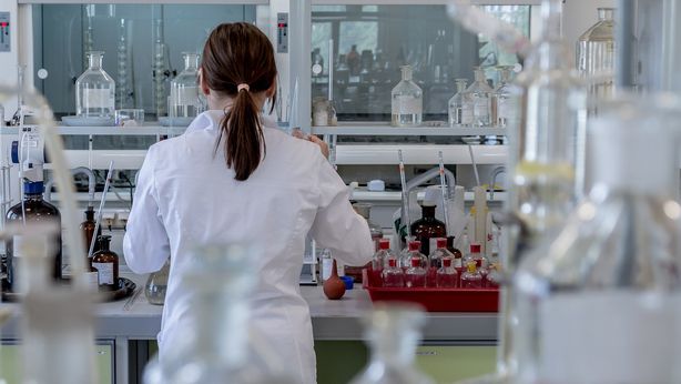Pfizer, registra degli calo utili e delle vendite nel terzo trimestre 2025