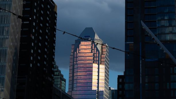 KPMG UK congela salari e riduce bonus