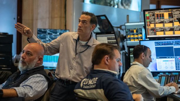 Borse mondiali: continua il sell-off, Nikkei -12%. Europa in rosso
