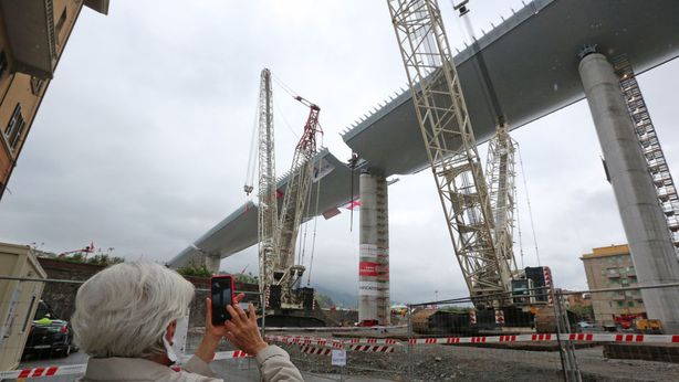 Ponte Morandi: concluso il varo nel nuovo viadotto