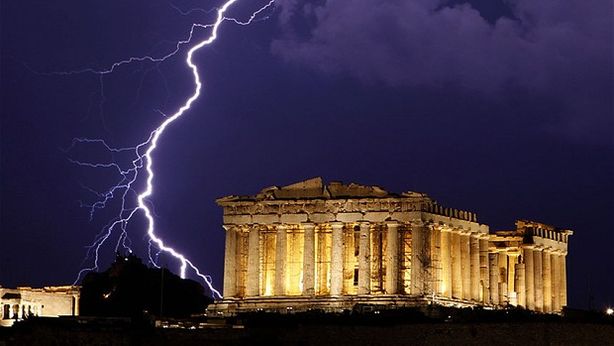 Germania: da Grecia bomba a orologeria per danni guerre